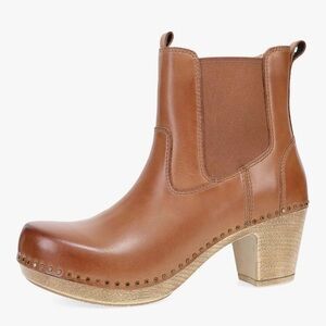 Dansko “LUGGAGE” Leather Ankle Booties size 38 euro ( women’s 7.5 to size 8)